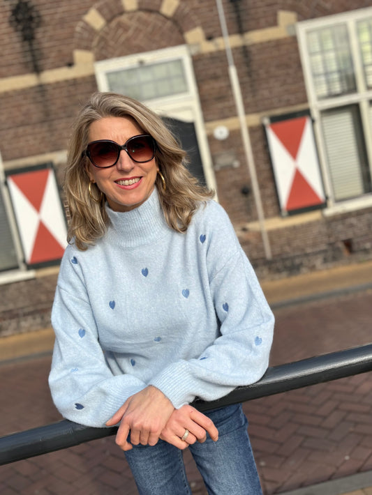 By Clara trui col hartjes lichtblauw
