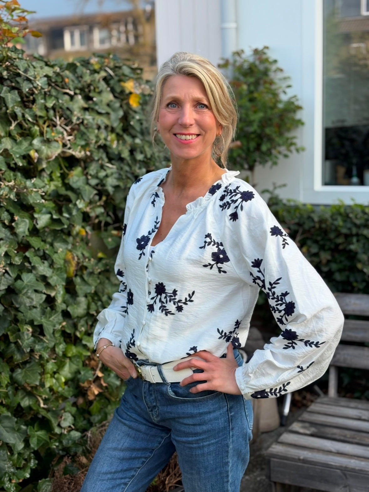 Peace & Love blouse borduur offwhite/blauw