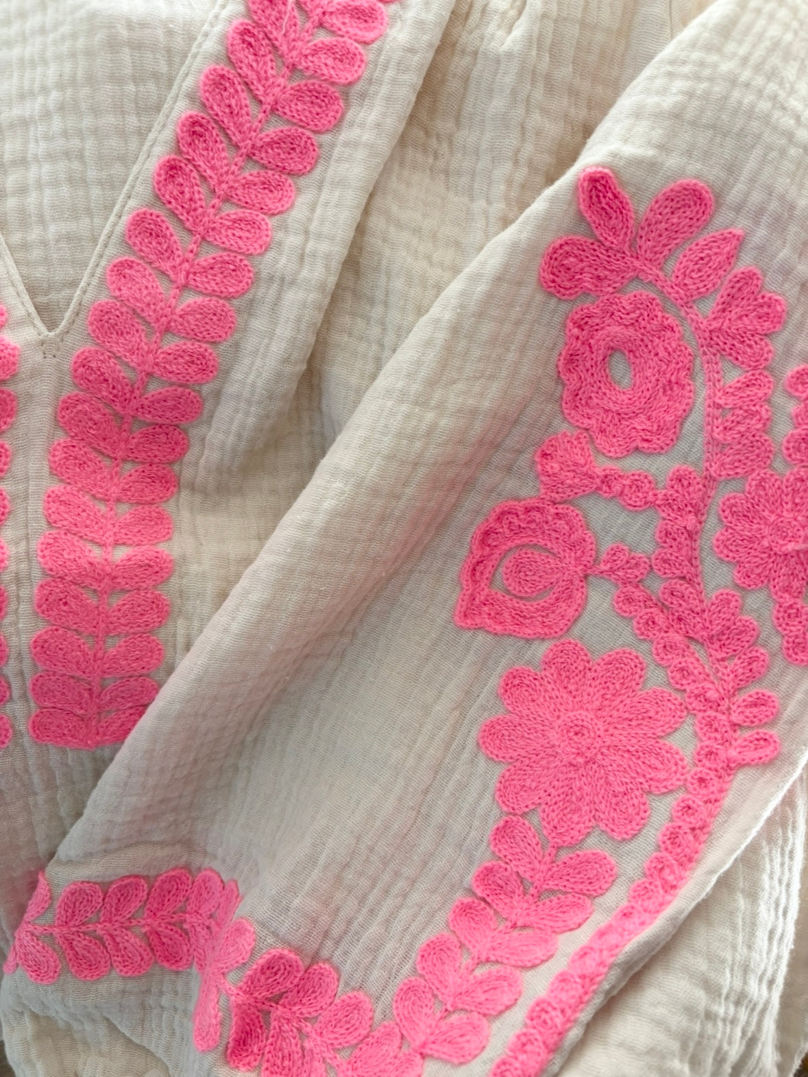 JS Millenium top Ibiza beige/fluor pink