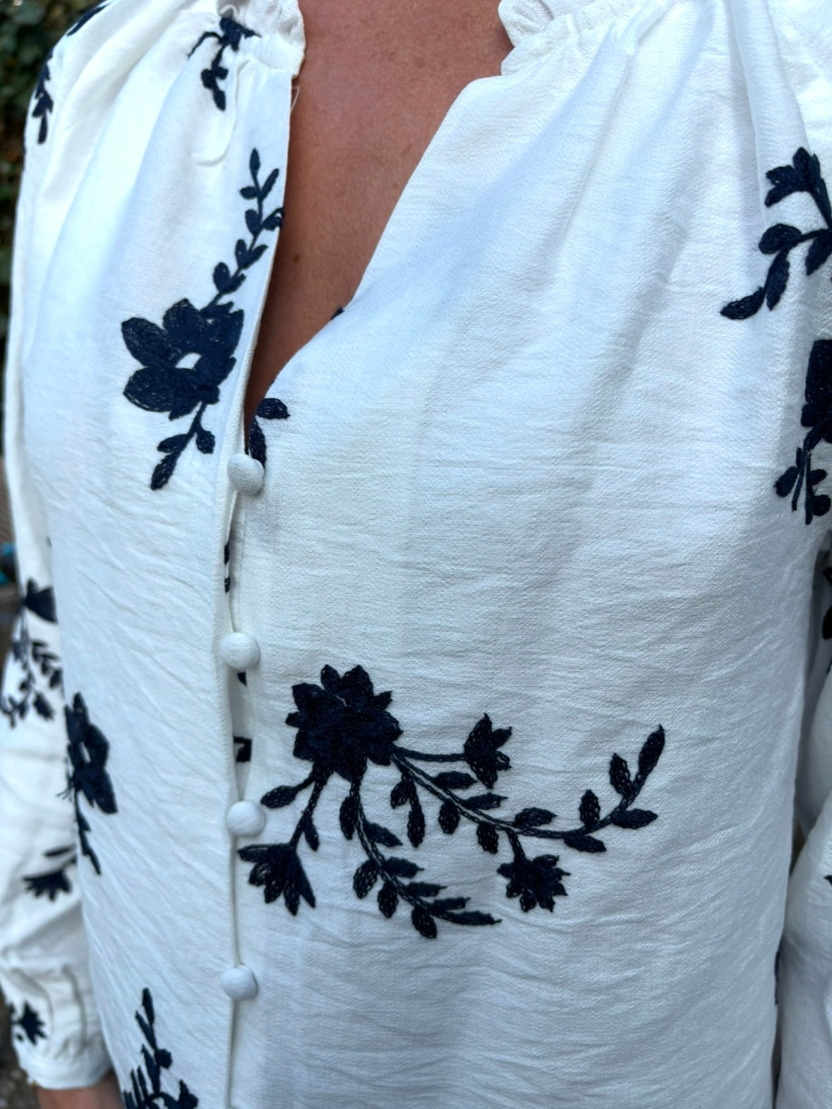 Peace & Love blouse borduur offwhite/blauw