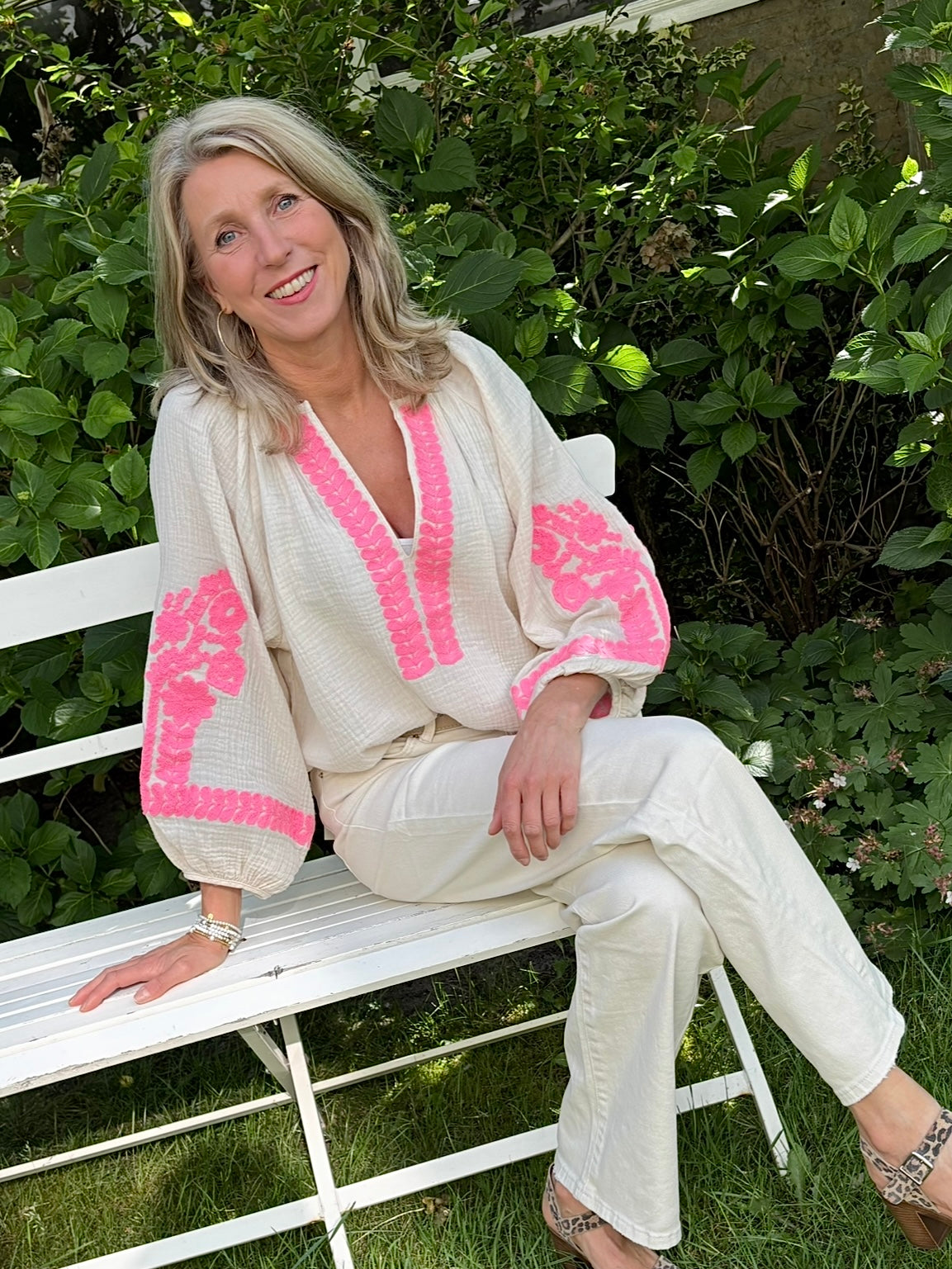 JS Millenium top Ibiza beige/fluor pink