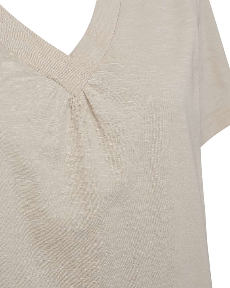 Freequent T-shirt lichtbeige met V-hals en fijne stofstructuur
