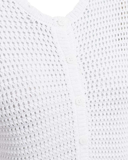 Gebreid vest met knopen en textuur, witte v-hals en fijne open weving