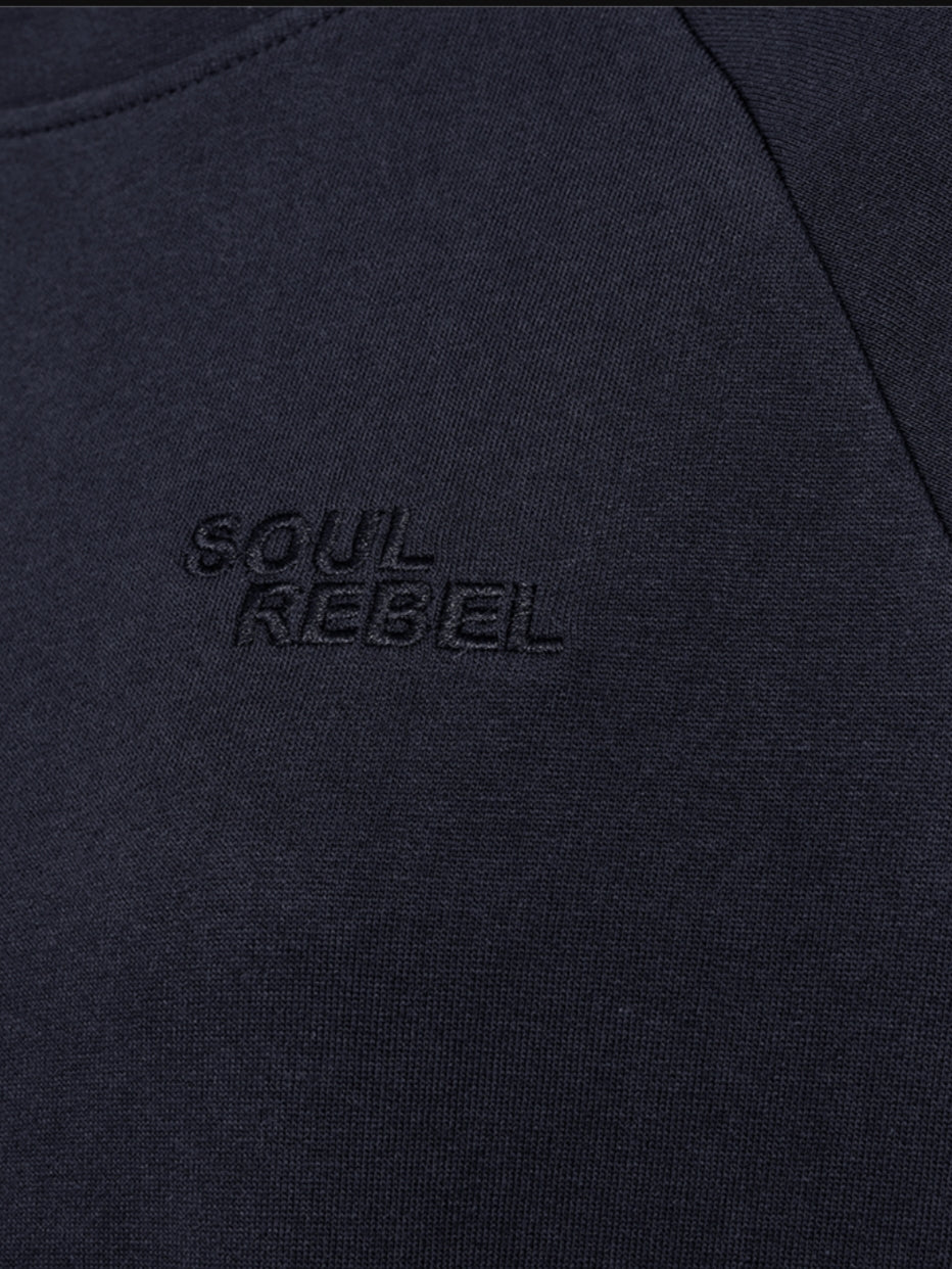 Freequent sweater Nale salute