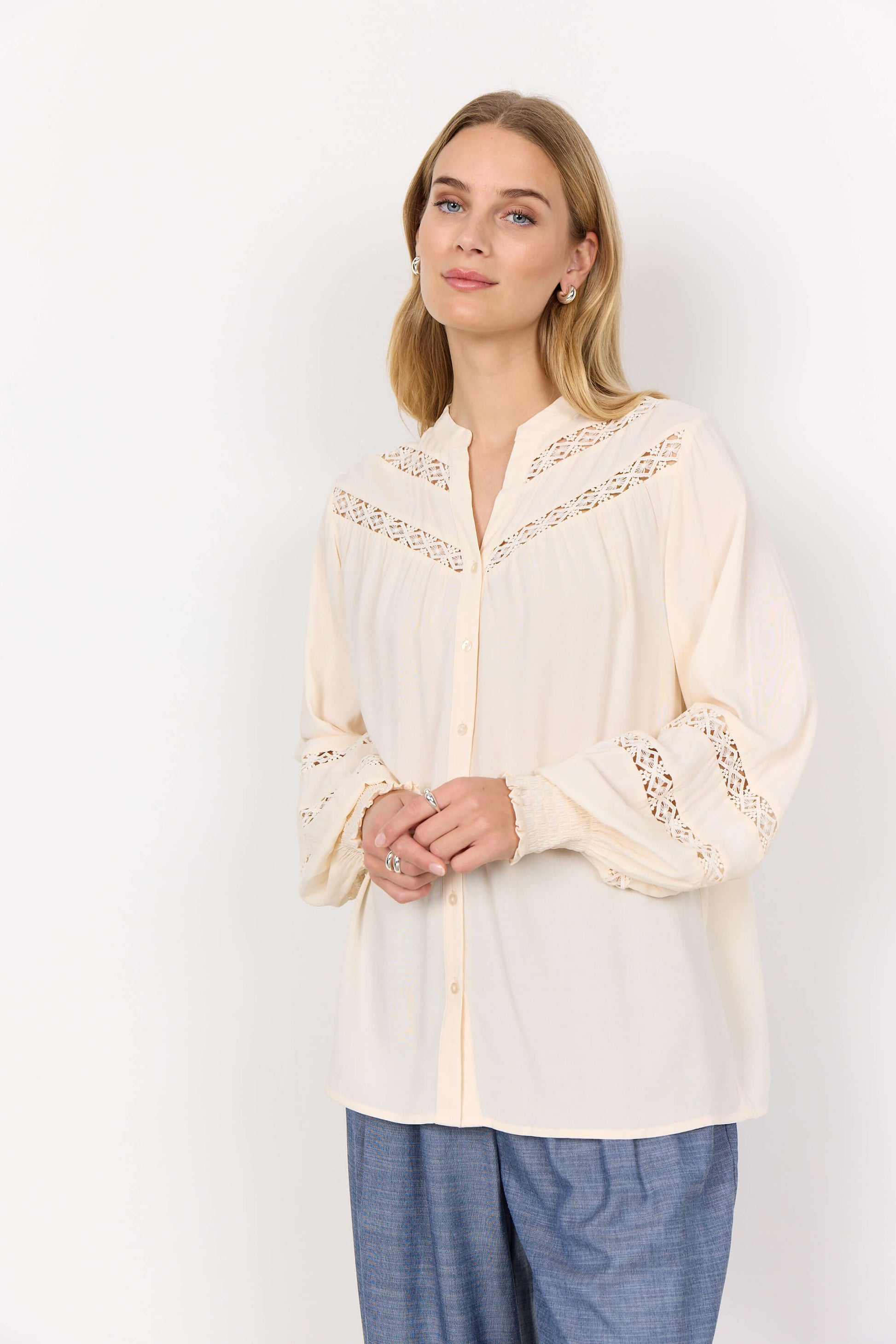 Viscose blouse met kanten details van Soyaconcept