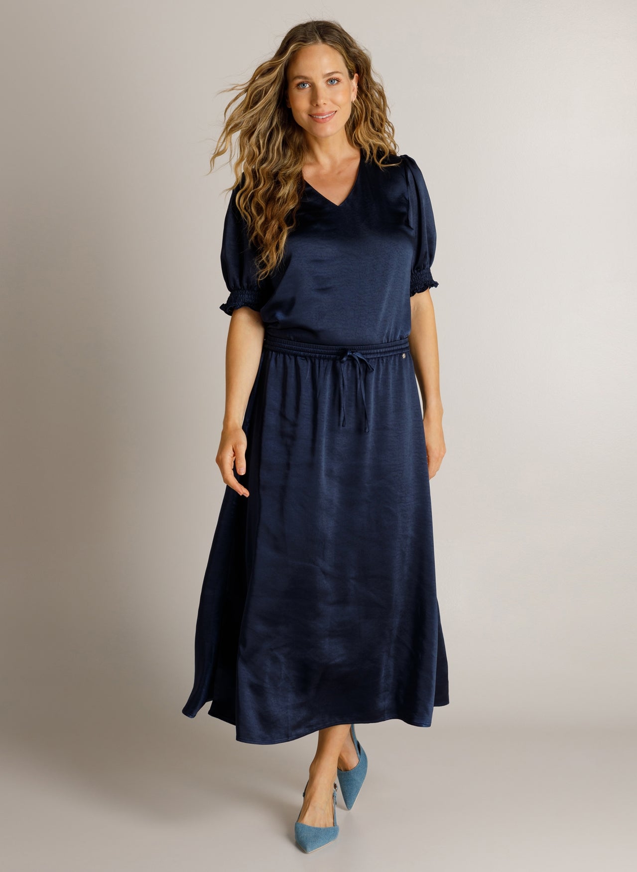 Ivy Beau rok Dilana dark blue