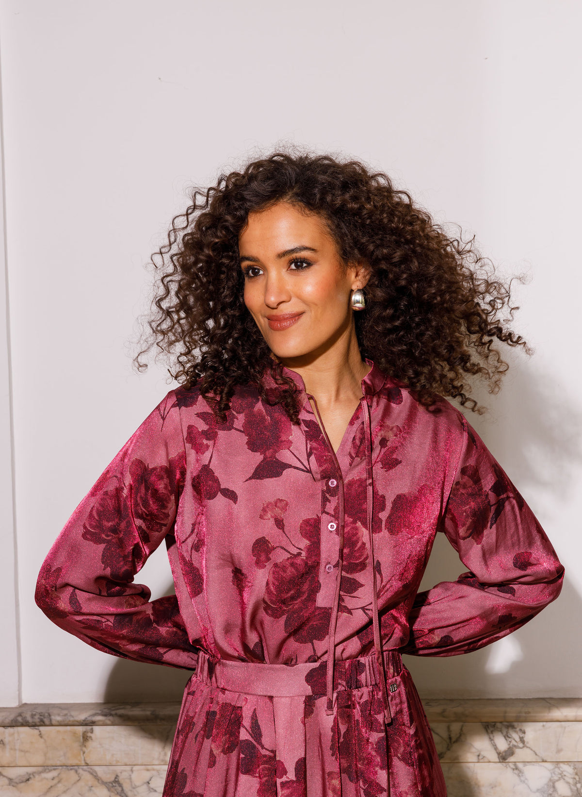 Roze bloemenprint blouse met knoopsluiting en strikdetail, lange mouwen