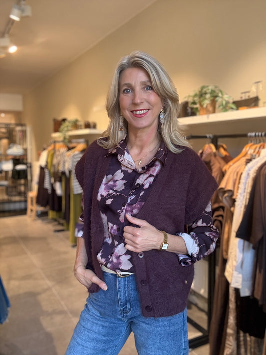 Donkerpaarse bloemenblouse met knopen en lange mouwen, V-hals
