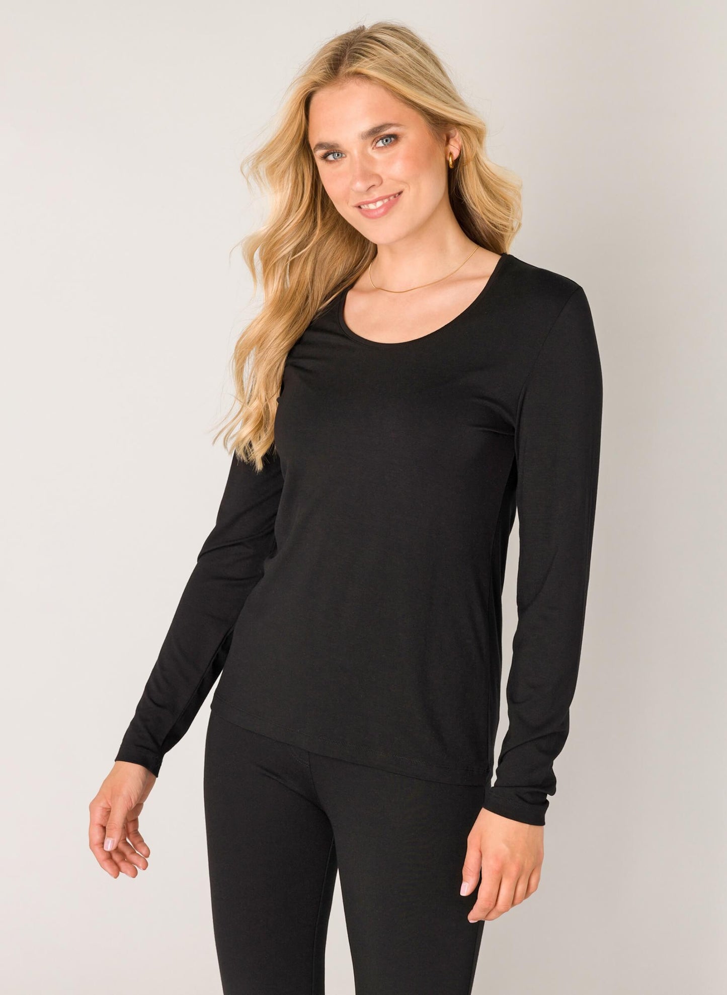 Base Level longsleeve Yaso black