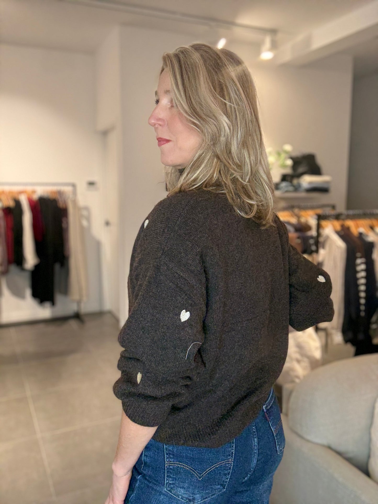 By Clara trui met col en hartjes bruin/zand