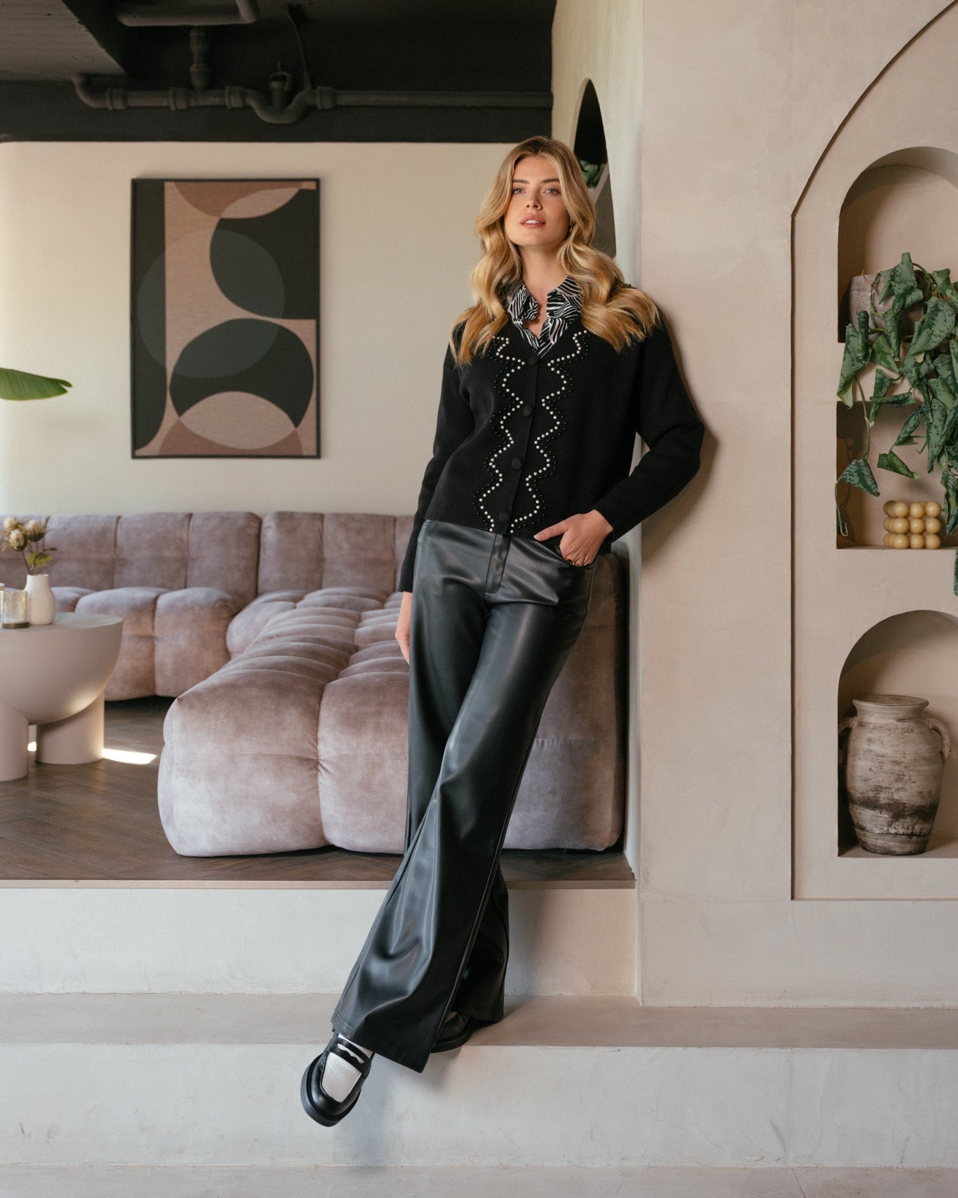 C&S vest Caitlin black