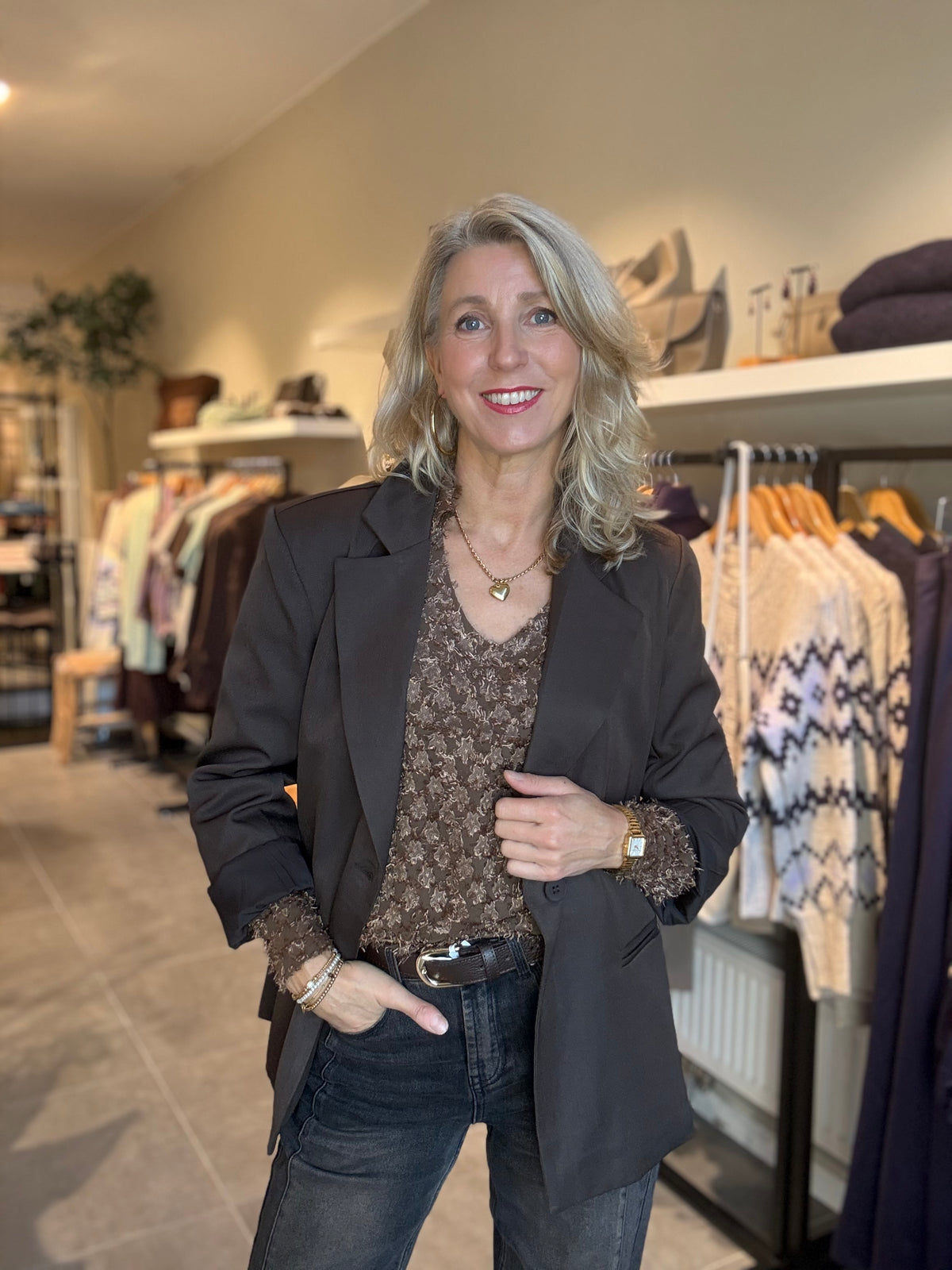 CS The Label top Lucy met V-hals, donkerbruine melange