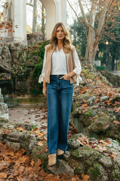 CS The Label blouse Lynn offwhite, plooikraag en losse mouwen met boordjes