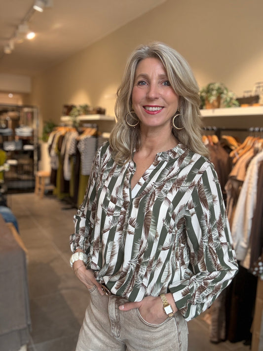 Blouse met bladprint, V-hals en lange mouwen, plooidetail bij taille
