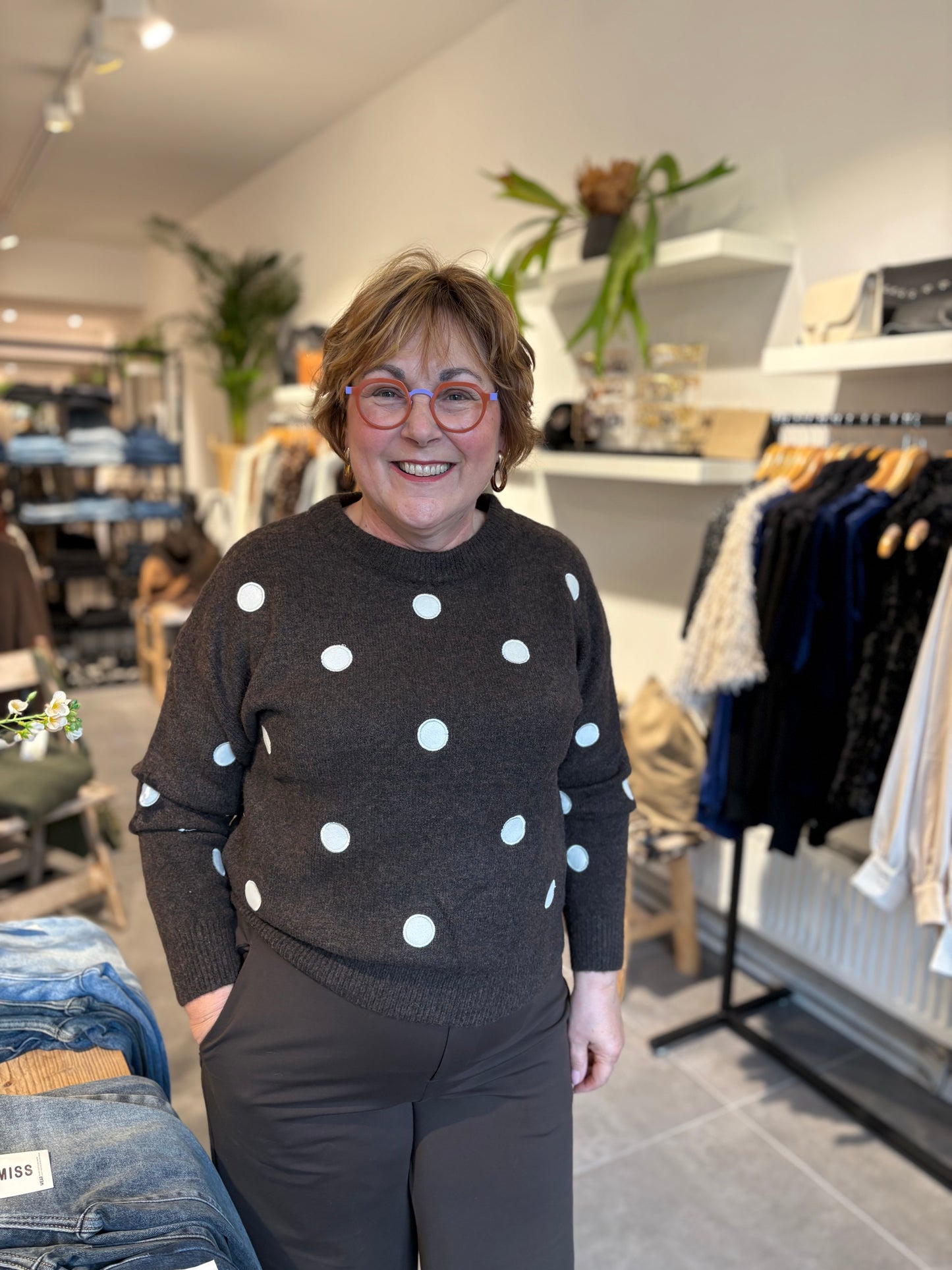 Papillonne trui bruin met ecru stippen