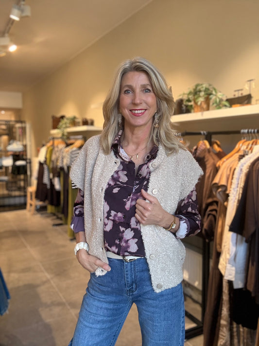 Donkerpaarse blouse met bloemenprint, knoopsluiting en lange mouwen