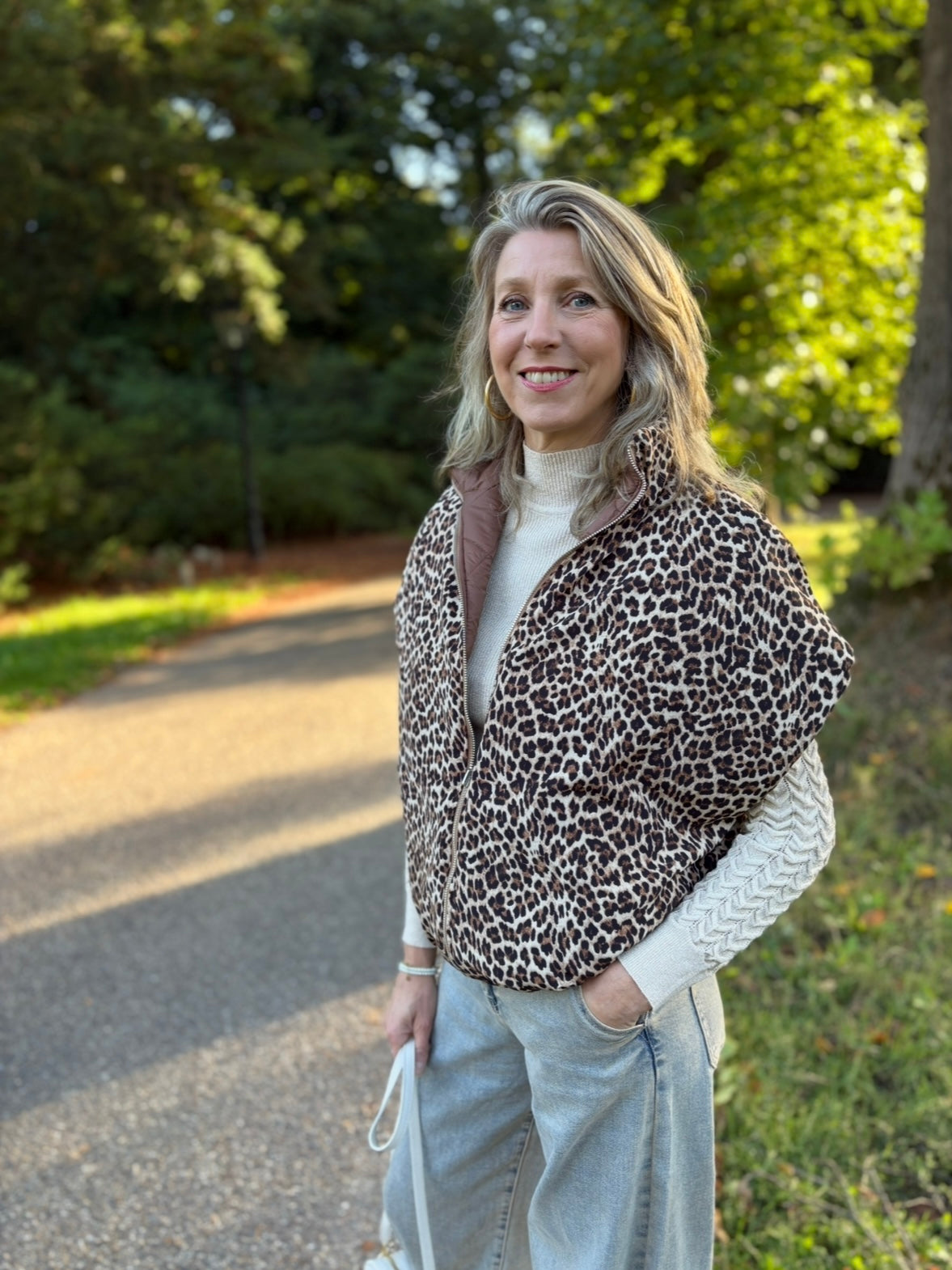 Reversibel bodywarmer bruin/animalprint
