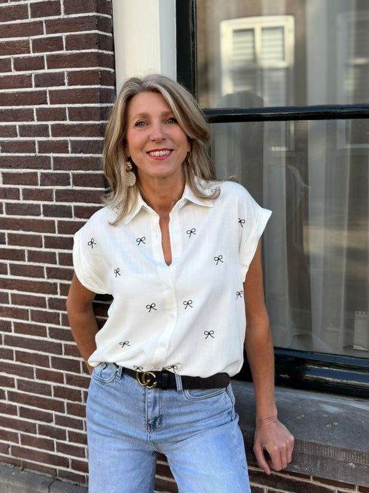 By Clara blouse borduur strikjes offwhite/zwart