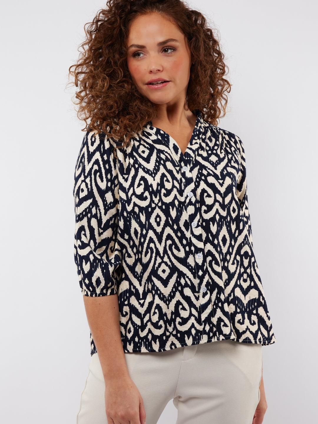 C&S blouse Emelia sand/navy blue