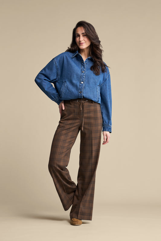 Dames wijde broek met donkere bruine ruit, elastische taille en trekkoord