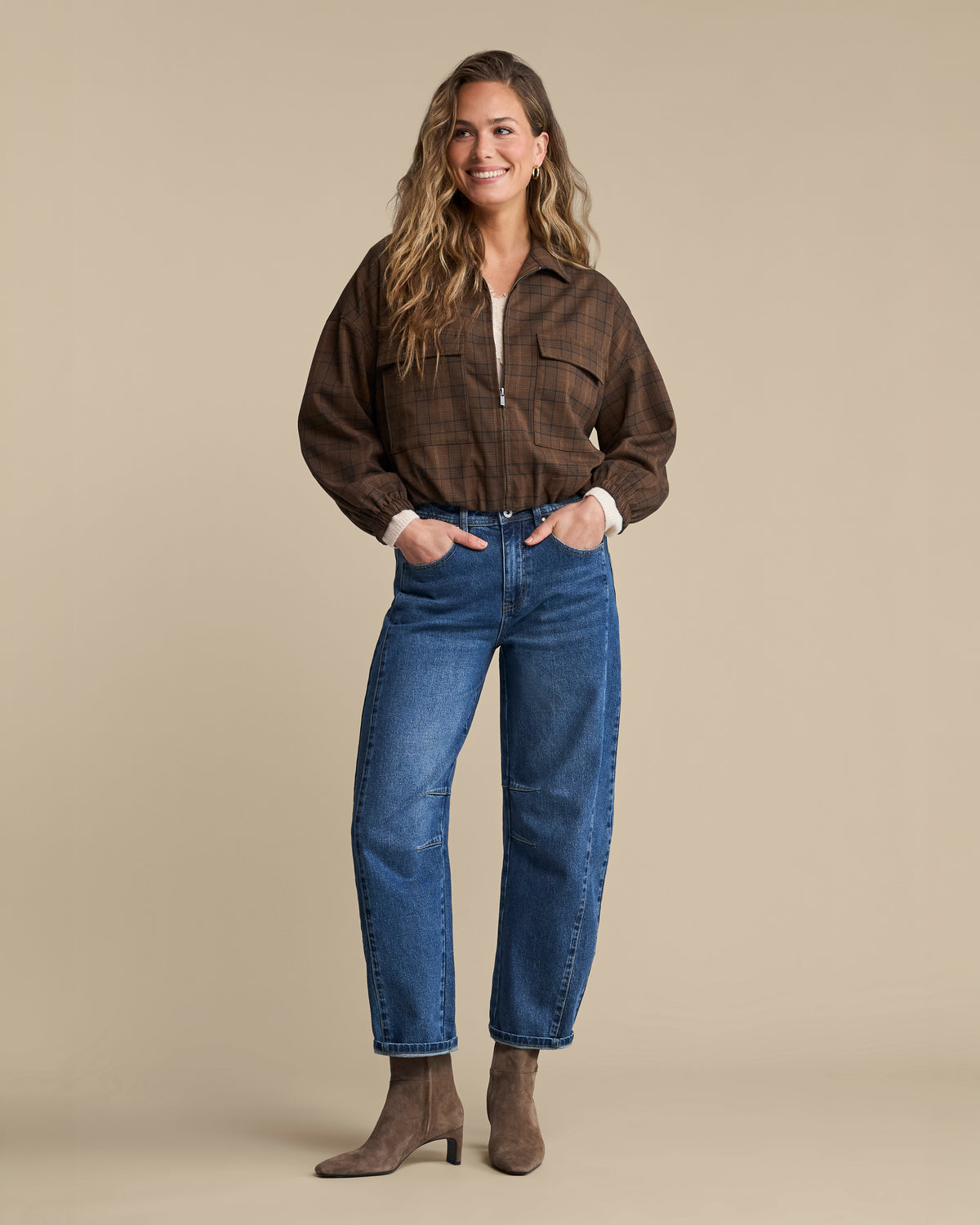 Gebruikte mid-stone denim jeans met wijde, cropped pijpen en riemlussen