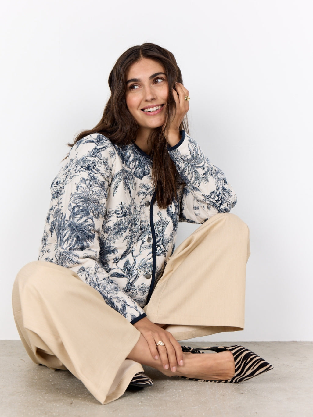 Soyaconcept vestjas Carli donkerblauw/ecru